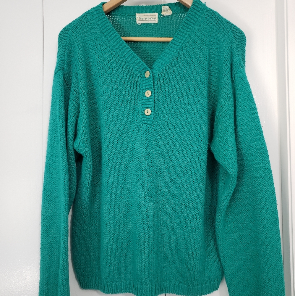 4/$25 Vintage emerald green sweater. Size M